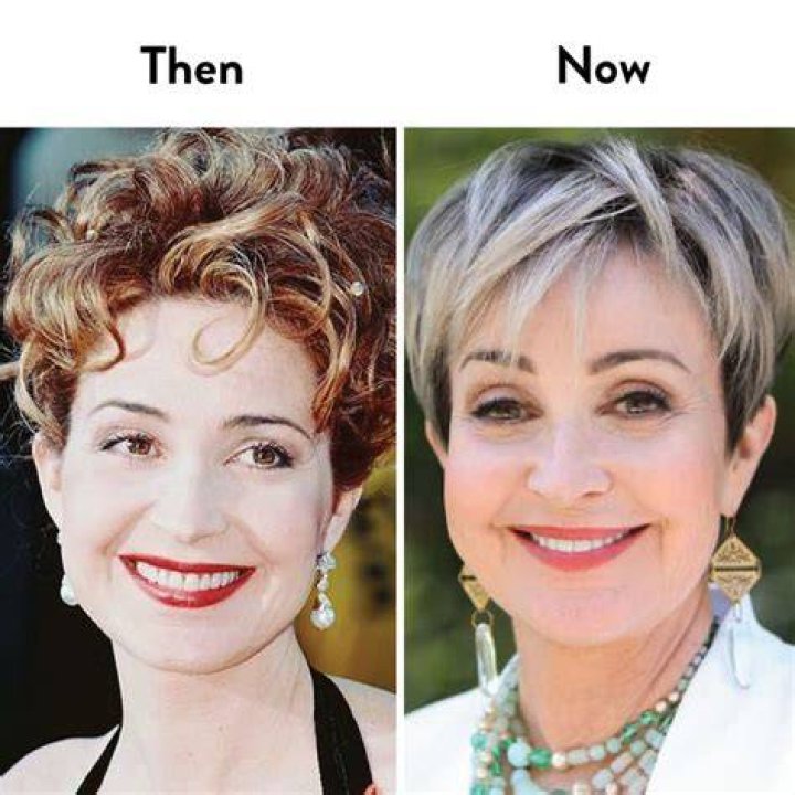 Annie Potts Plastic Surgery: Before & After Photos & Rumors