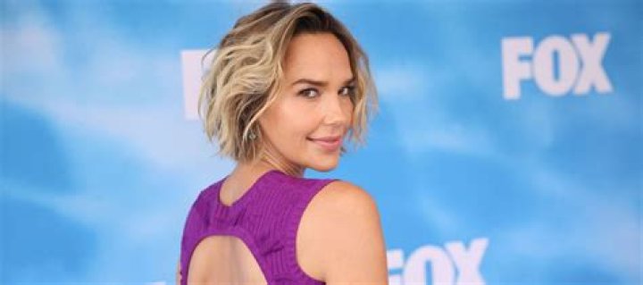 Arielle Kebbel Entourage: A Comprehensive Exploration of Her Life, Career, and Influence