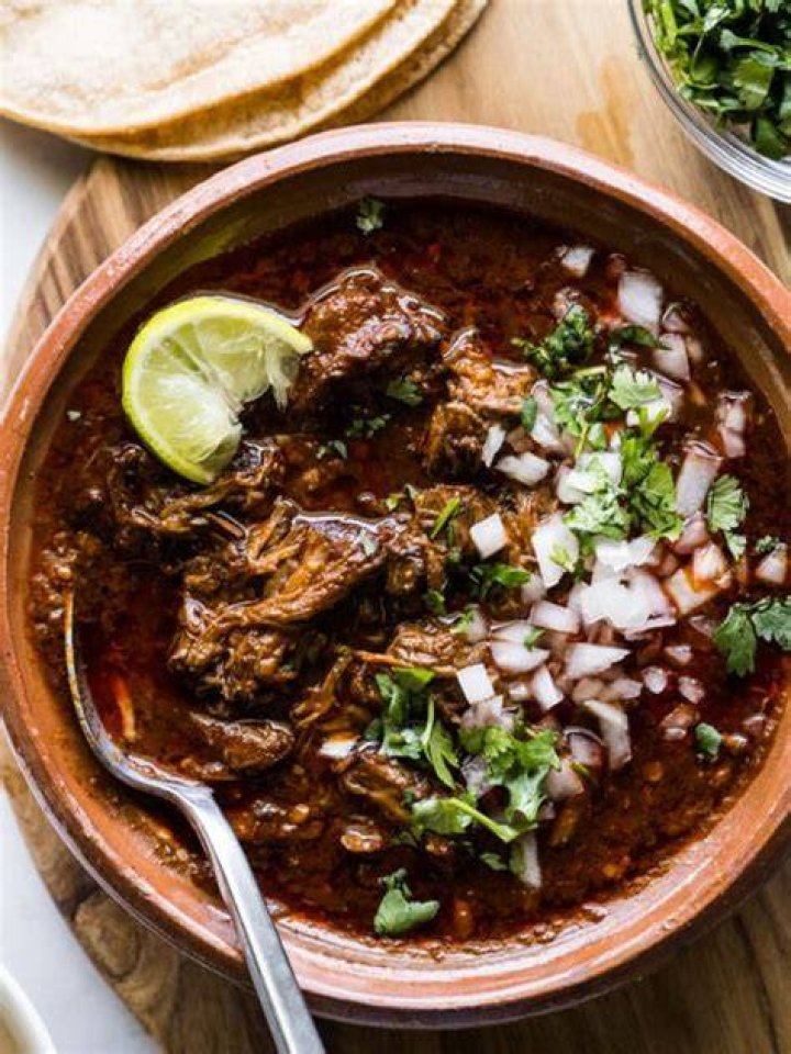 Best Birria de Res Recipe: Authentic & Easy!