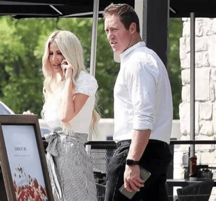 Chet Hanks and Kim Zolciak Relationship: A Comprehensive Look into Their Love Story