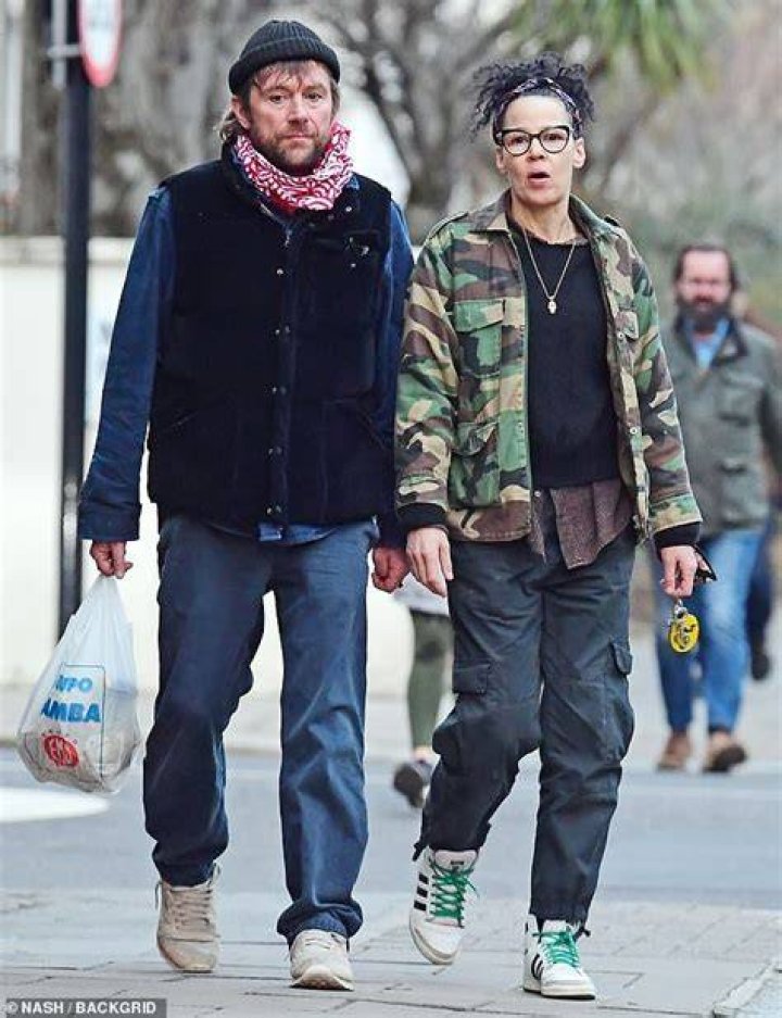 Damon Albarn Suit: A Fashion Statement with a Unique Twist