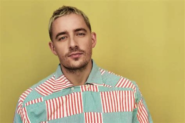 Dermot Kennedy Height: How Tall Is He?