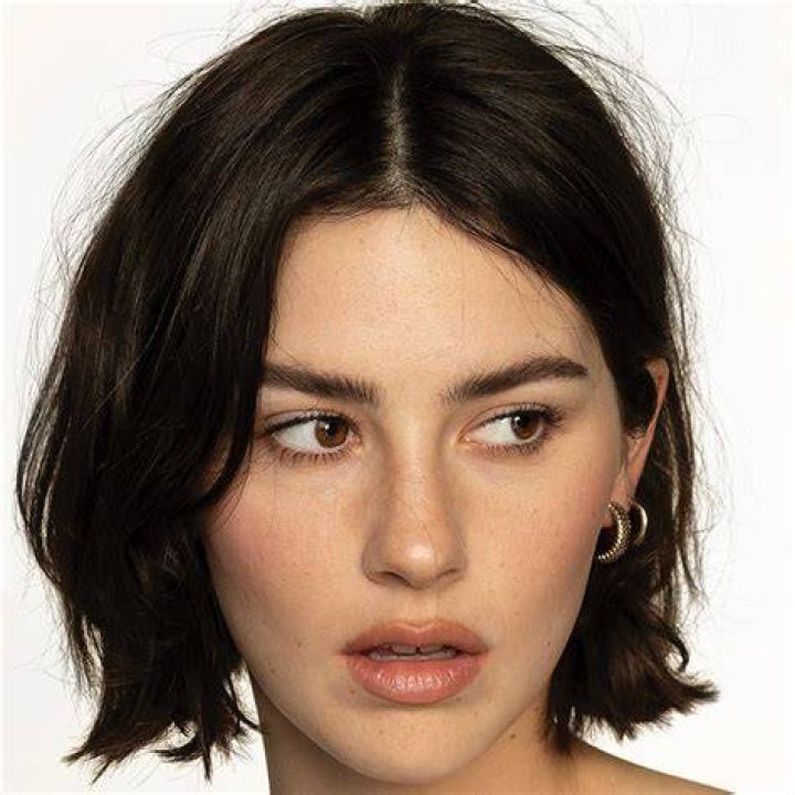 Gracie Abrams: The Rising Star Who Keeps on Making Waves