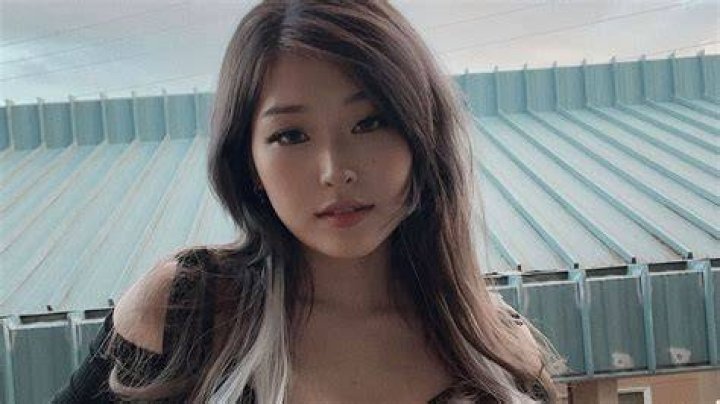 Hyoon Insta: Exploring the Instagram World of a Rising Star