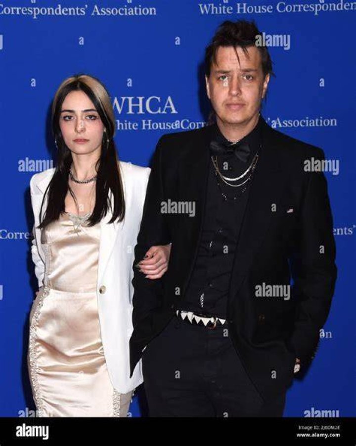 Julian Casablancas Girlfriend: Latest Updates & Rumors