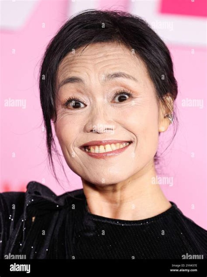 Kang Ae-Shim: A Rising Star in the Entertainment Industry