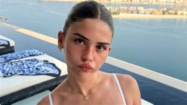 Leah Halton Naked: A Comprehensive Look at the Model's Journey and Impact