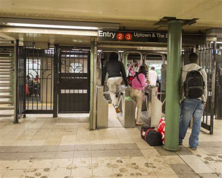 NYC Subway with Suitcase: Easy Entrance Guide