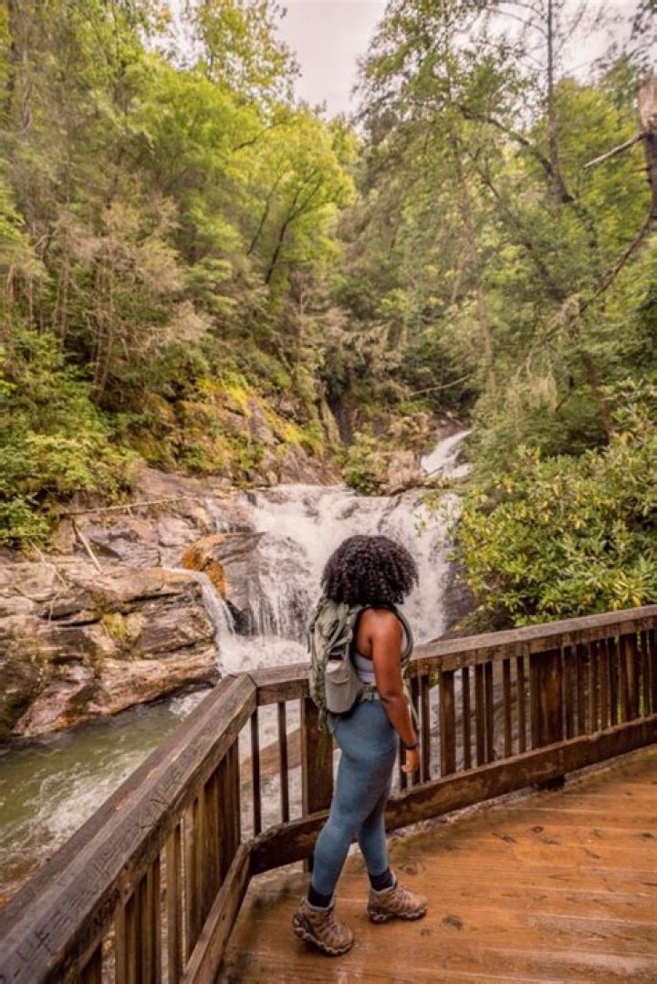 River Russell Deary: Scenic Beauty & Hiking Trails