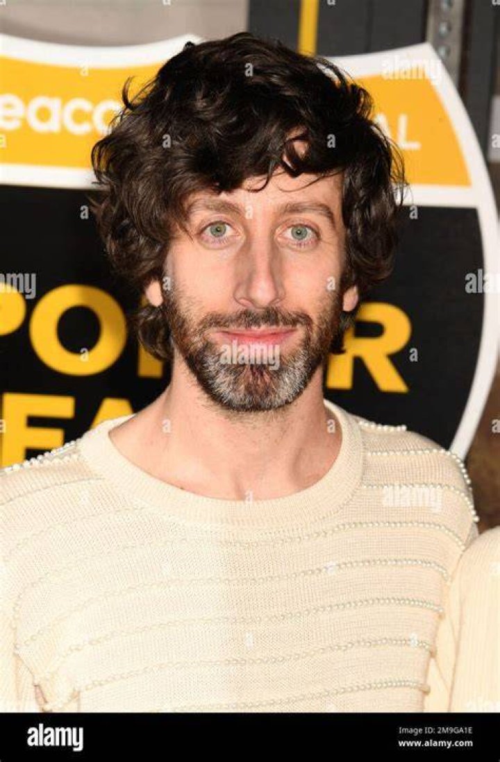 Simon Helberg Estatura: Discovering the Height and More About the Talented Actor