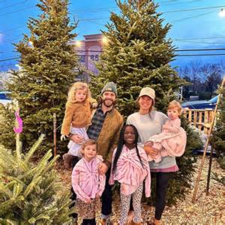 Thomas Rhett & Lauren Akins: Love Story & More