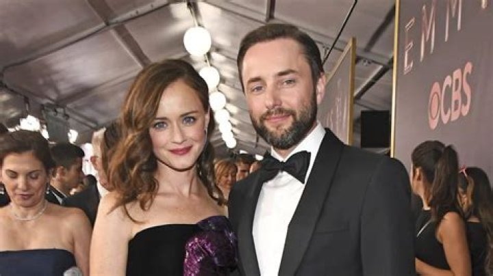 Why Alexis Bledel Divorce: A Comprehensive Insight into the Breakdown of Her Marriage